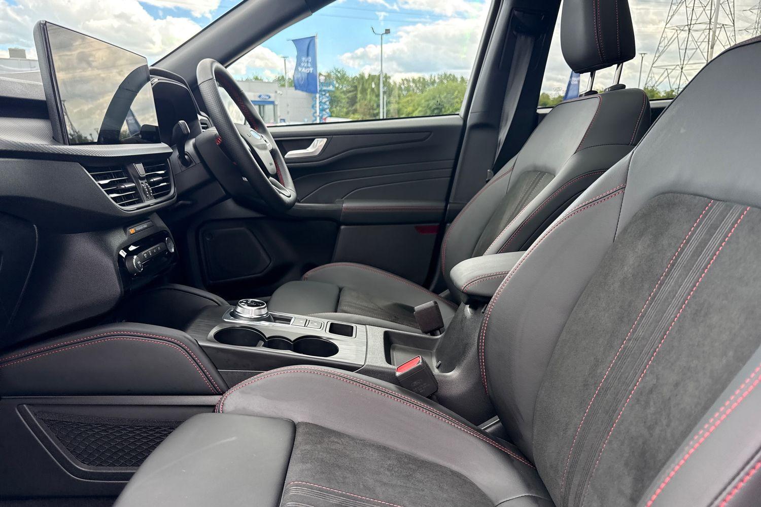 Ford KUGA Photo 18