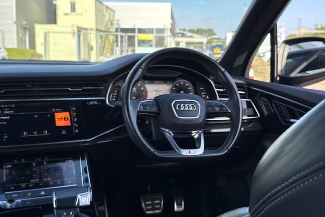 Audi Q7 Photo 39