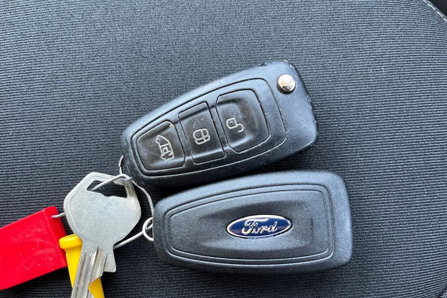 Used Ford TRANSIT CUSTOM LB22MXH 19