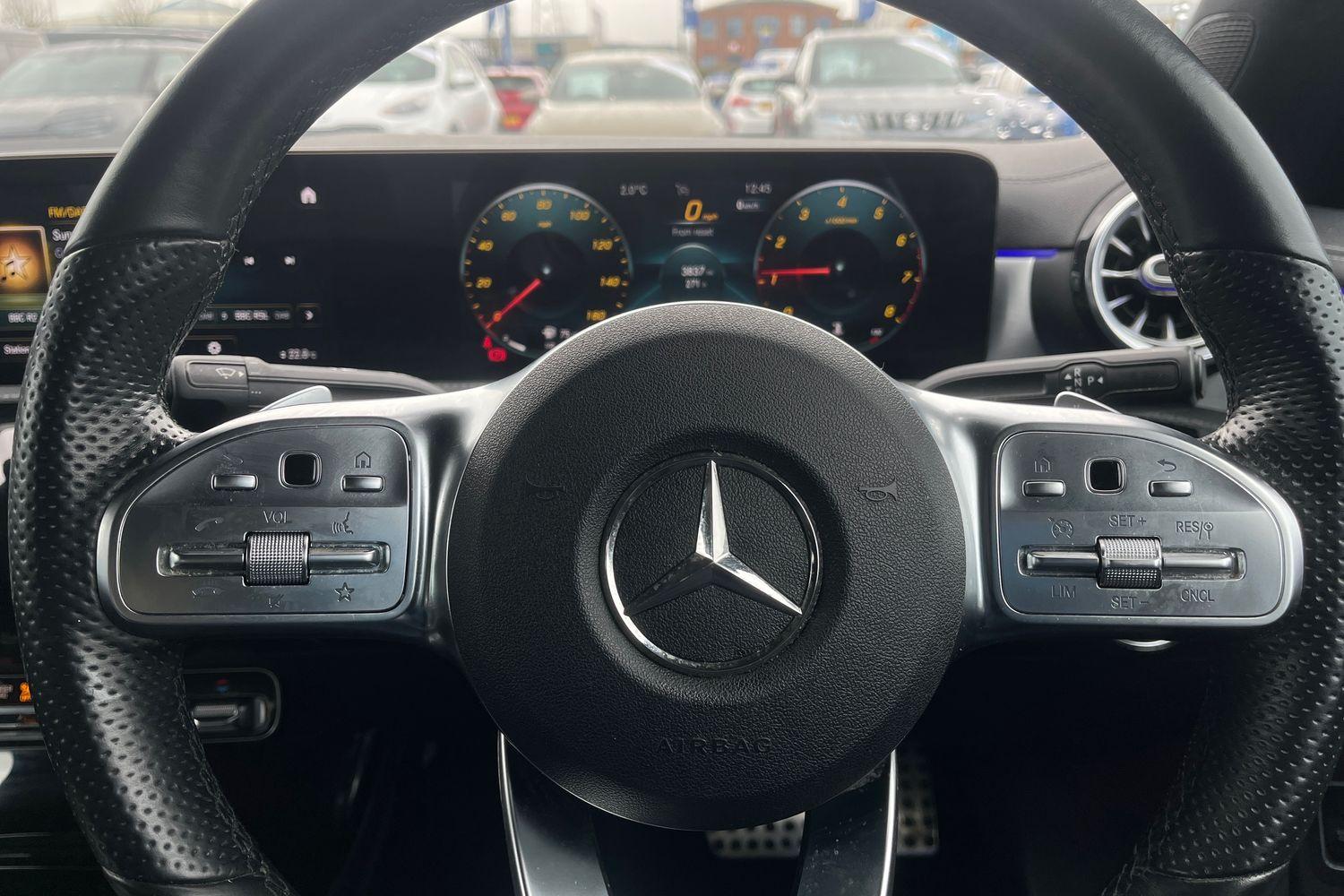 Mercedes-Benz CLA Photo 11