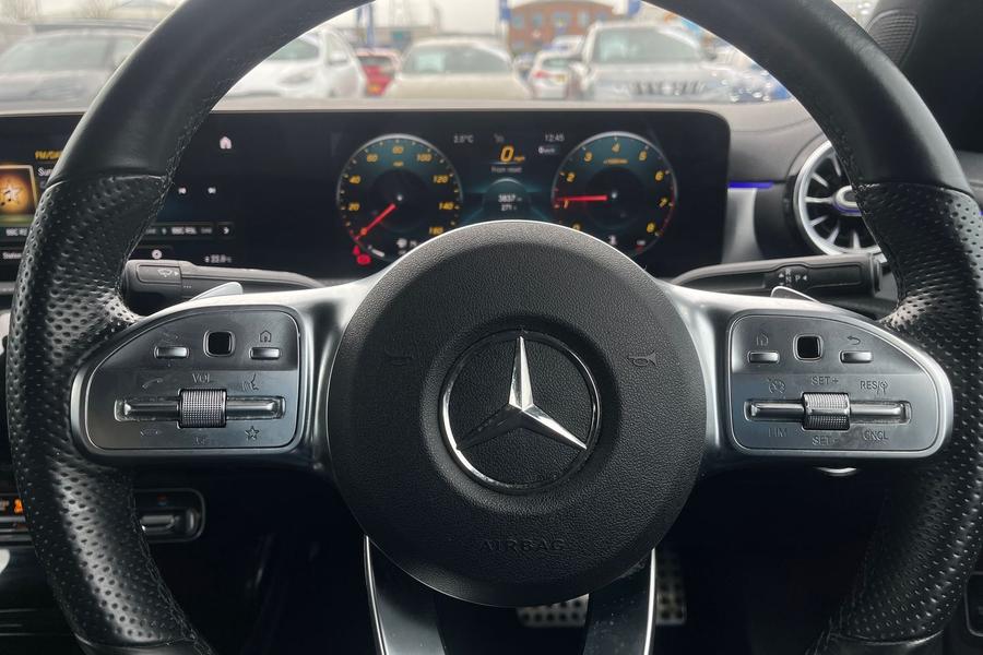 Mercedes-Benz CLA Photo autoimg-411be145d7fd79c8b35b7ac93bd093a287e03394.jpg