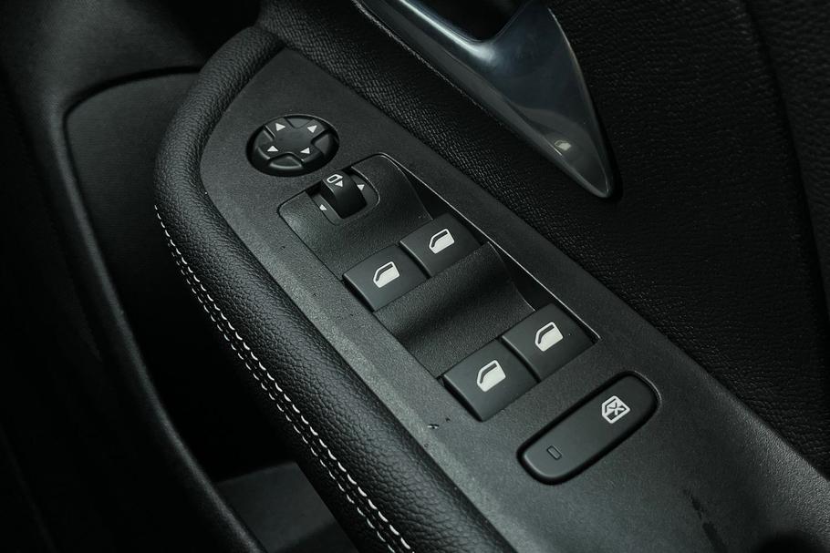 Used Vauxhall Mokka MJ75VBF 16