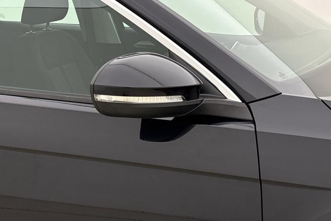 VOLKSWAGEN T-ROC Photo 20