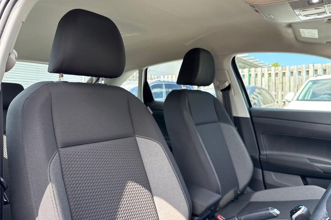 VOLKSWAGEN Taigo Photo 29