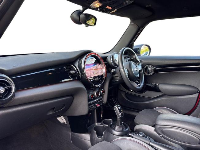 MINI Hatch Photo 2