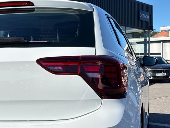 VOLKSWAGEN Polo Photo 18