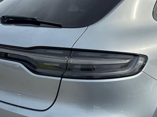 PORSCHE Macan Photo 18