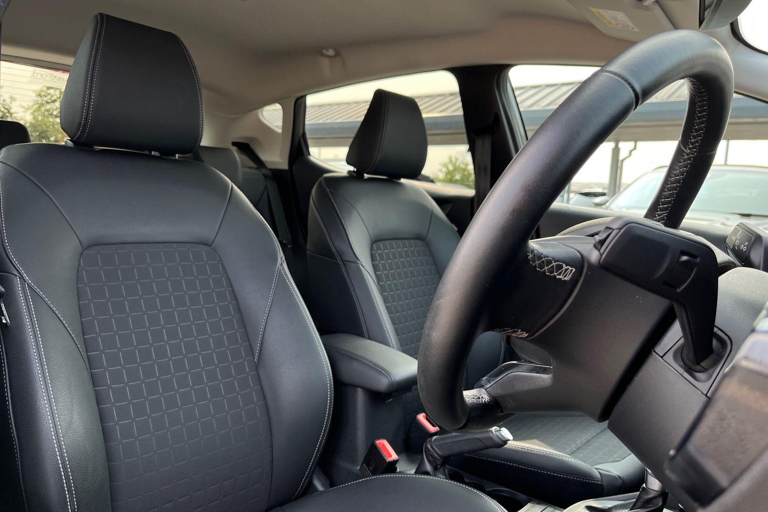 Ford Fiesta Photo 16