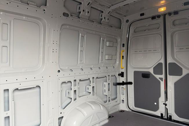 VOLKSWAGEN Crafter Photo 9