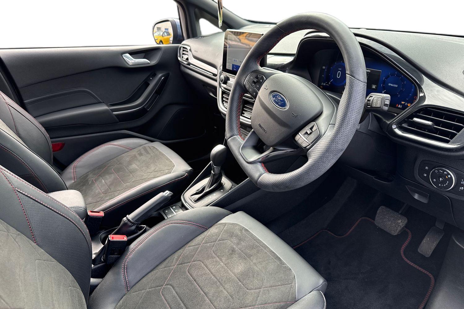Ford Fiesta Photo 8