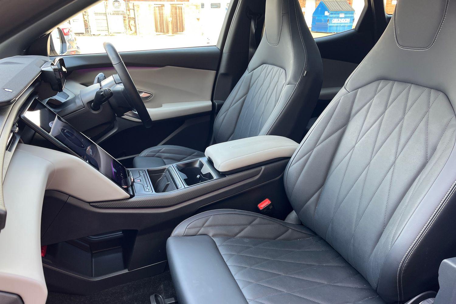 Ford Explorer Photo 18