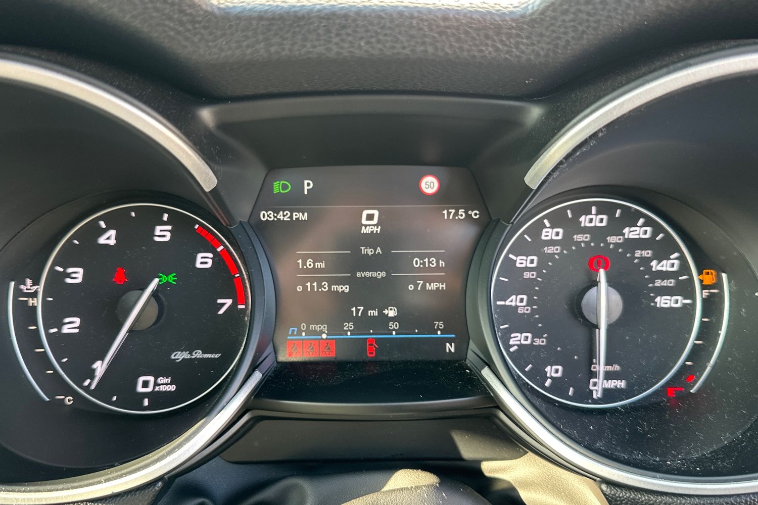Alfa Romeo STELVIO Photo 12