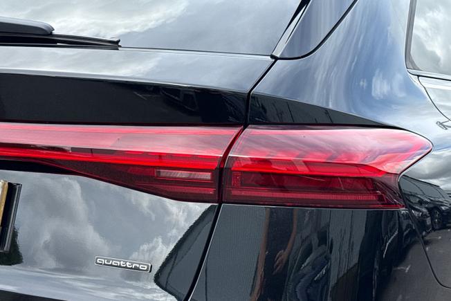 AUDI A6 e-tron Avant Photo 18