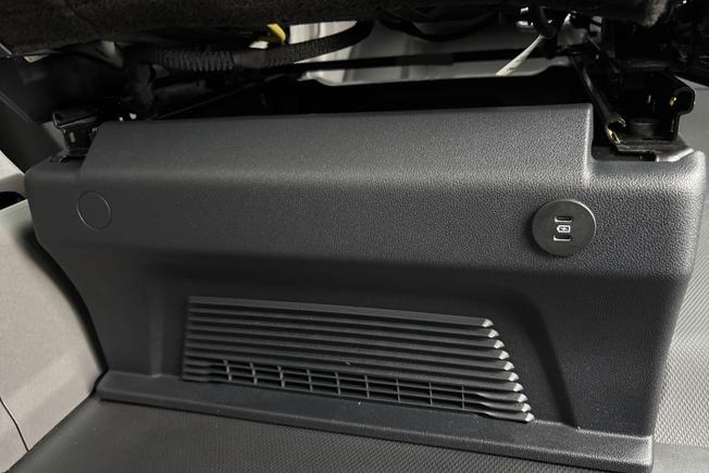 VOLKSWAGEN E-Transporter Photo 30