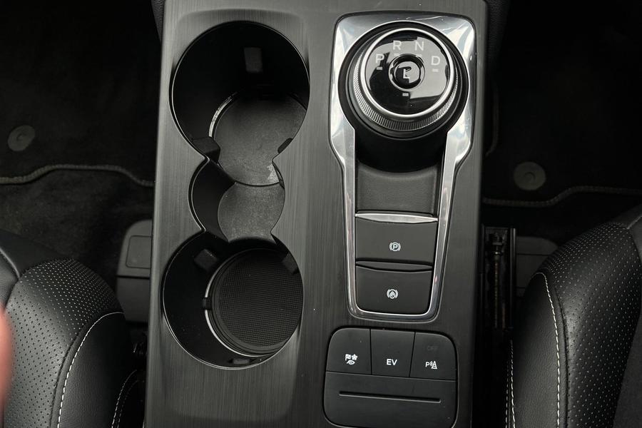 Ford Kuga Photo autoimg-414f354dd9e28ca82ea757b81bd6e954e98afd57.jpg