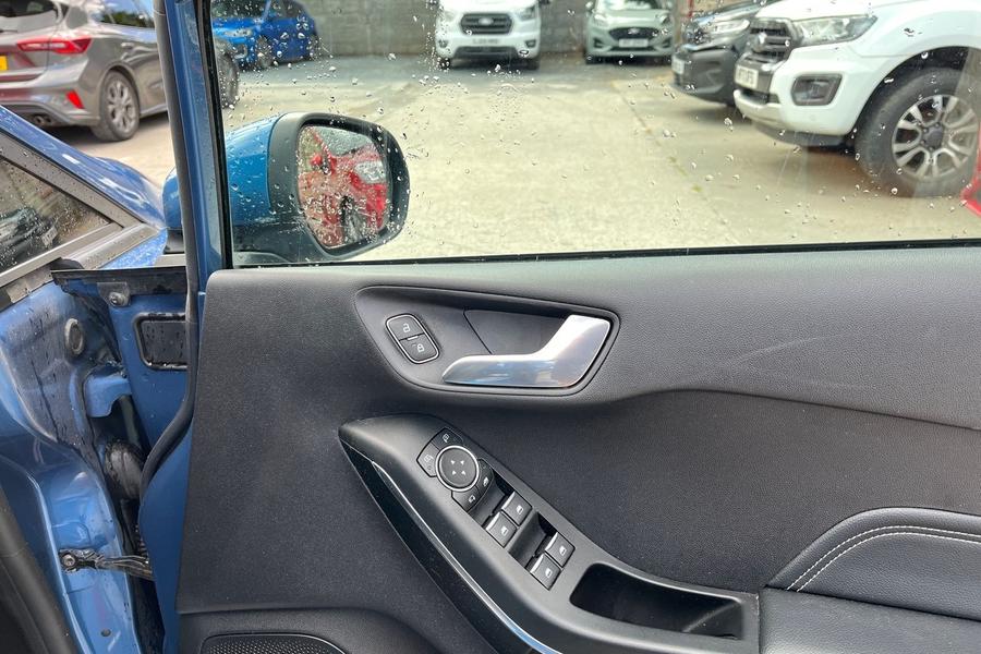 Ford FIESTA Photo autoimg-4150f34651ec7e24aca30d598c861b783889fb40.jpg