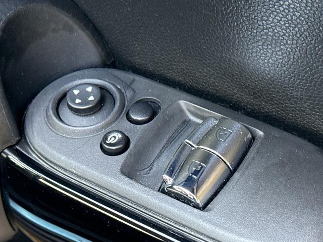 MINI Hatch Photo 46