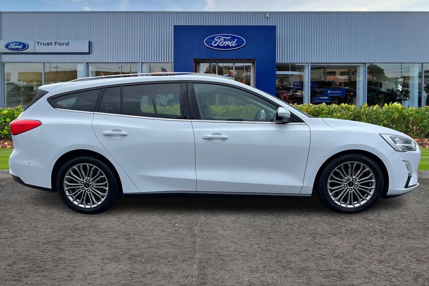 Ford Focus Photo 2