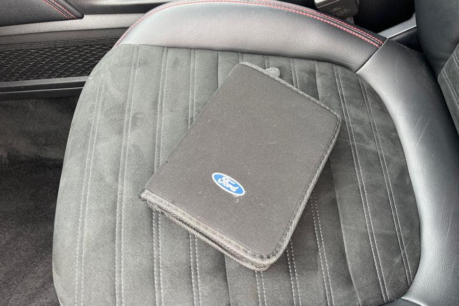 Ford Kuga Photo autoimg-41530eb27fcf782cef221f027bbf3f22ed41ffb9.jpg