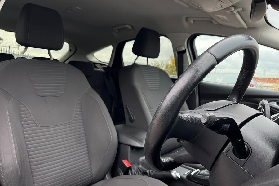 Ford Focus Photo autoimg-4154fe1879369b7c9e459c757a3c0689b42be10f.jpg