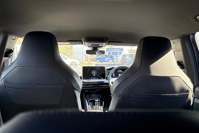 VOLKSWAGEN Golf Photo 27