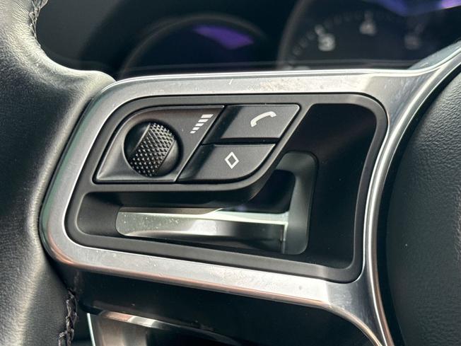 PORSCHE Macan Photo 16