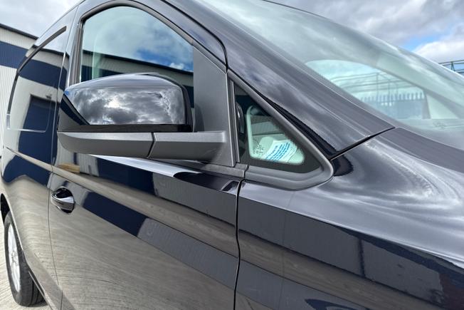 VOLKSWAGEN Caddy Photo 20