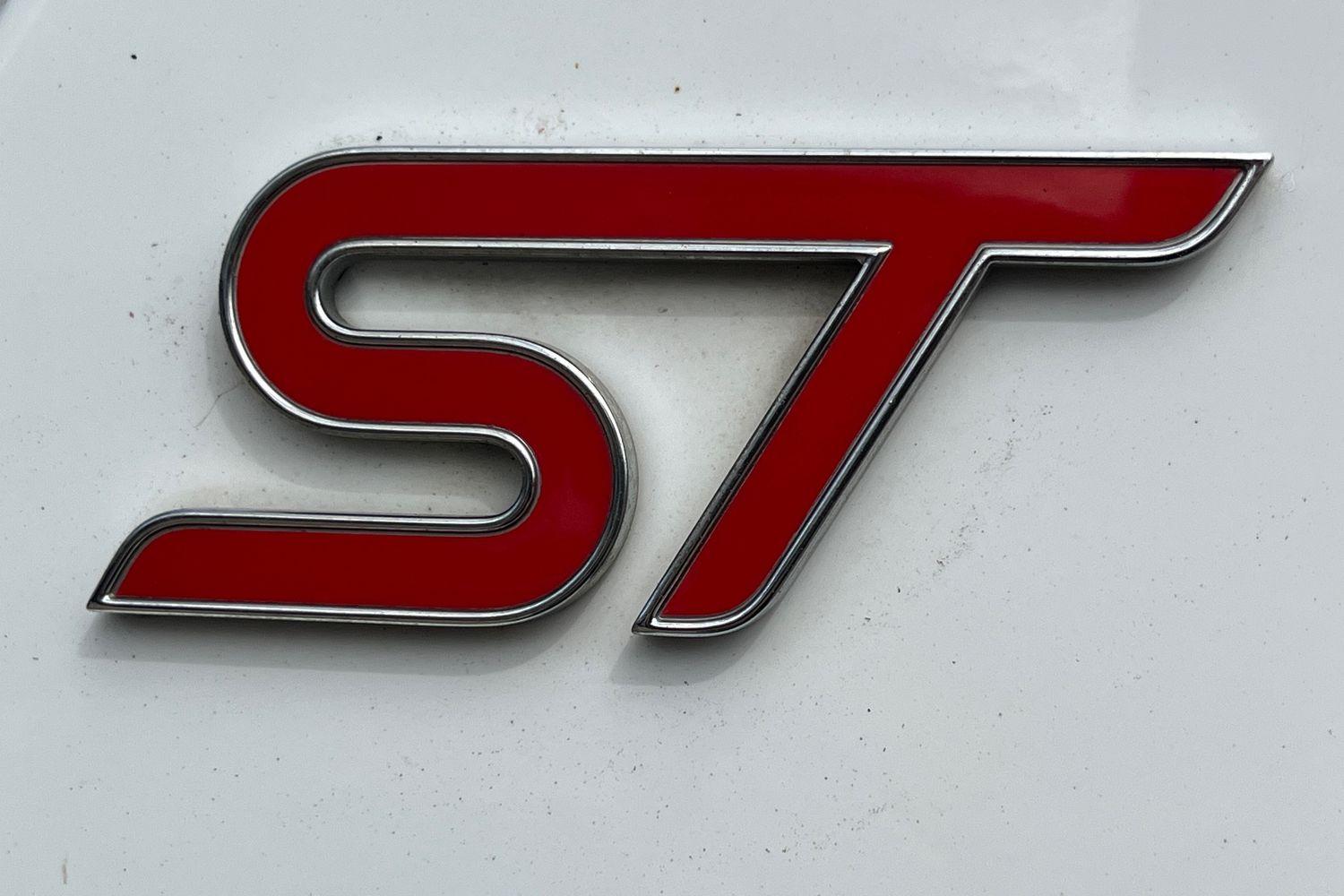 Ford FIESTA Photo 39