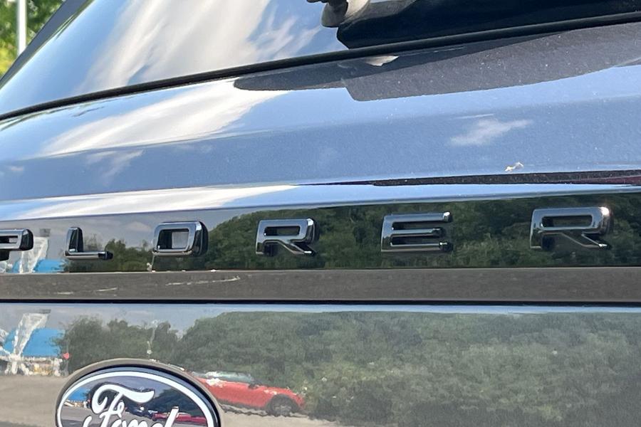 Ford Explorer Photo autoimg-415f15c9226fc3730648ed2a1f756952eba61221.jpg