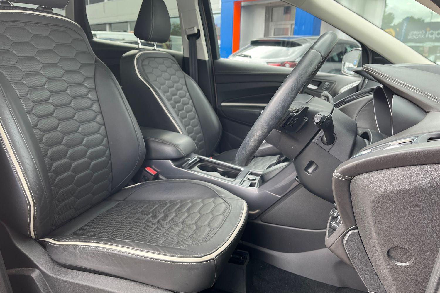 Ford KUGA Photo 16