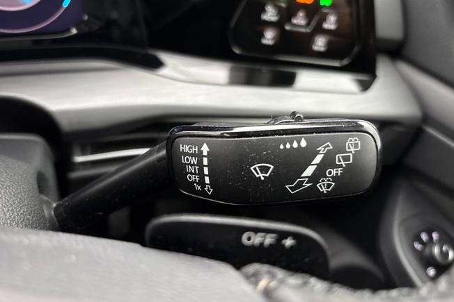 VOLKSWAGEN Golf Photo 24