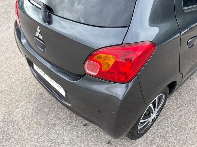 MITSUBISHI Mirage Photo 21