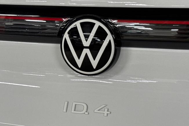 VOLKSWAGEN ID.4 Photo 37