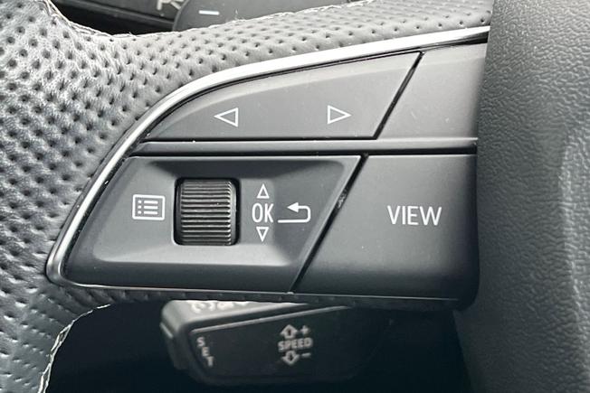 AUDI Q3 Photo 16