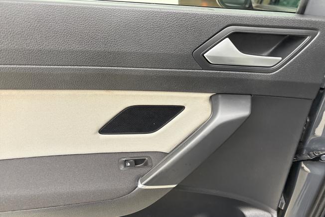 VOLKSWAGEN Touran Photo 32