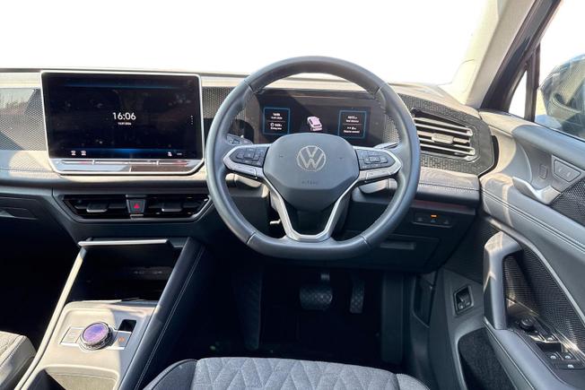 VOLKSWAGEN Tiguan Photo 11