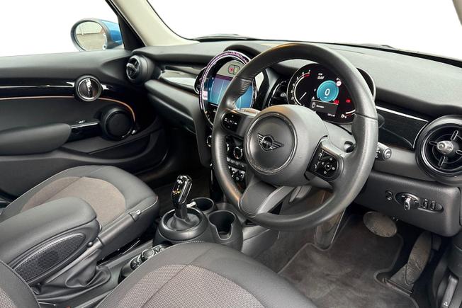 MINI Hatchback Photo 6