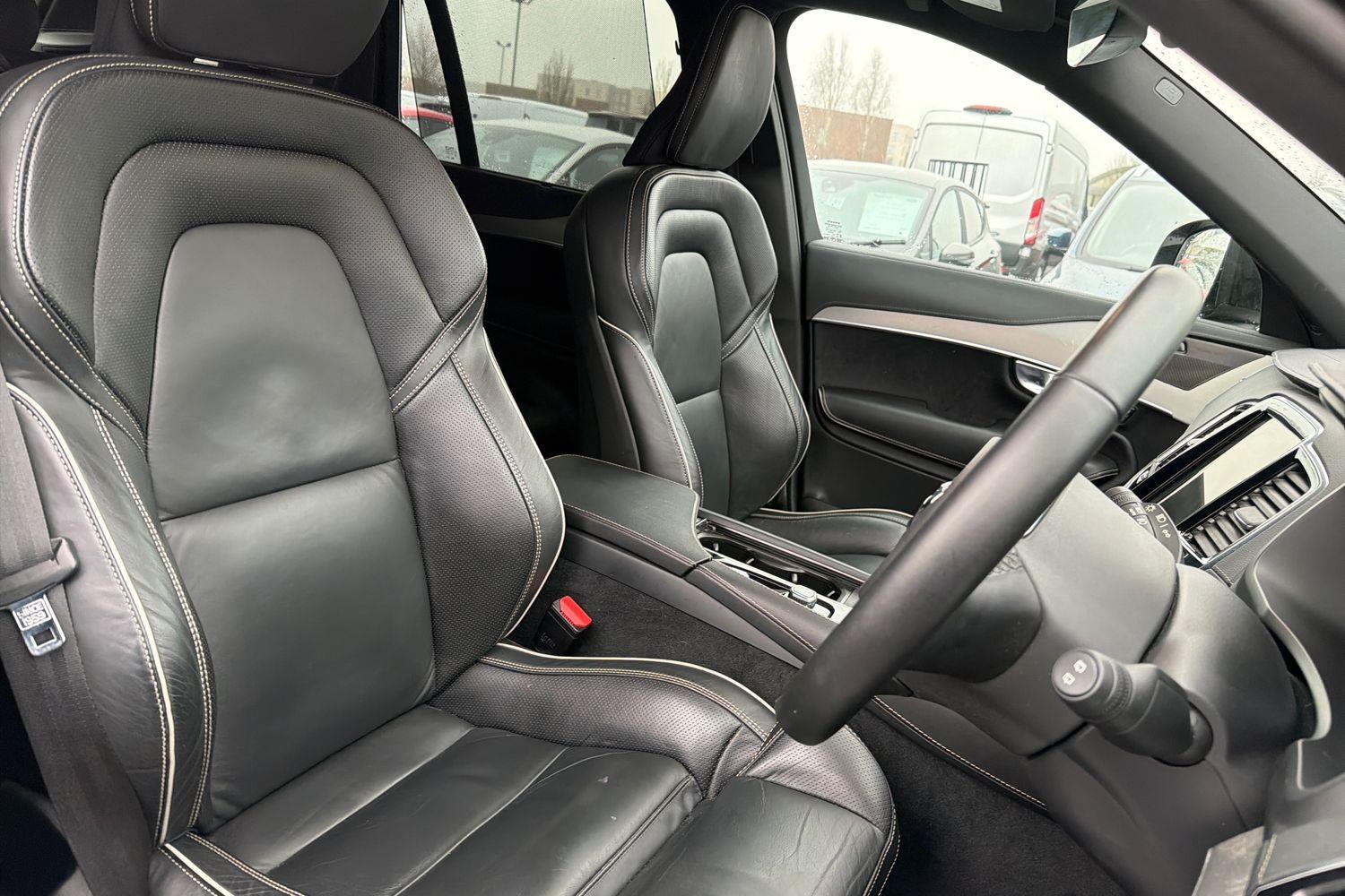 Volvo XC90 Photo 16