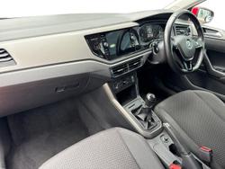 VOLKSWAGEN Polo Photo 2