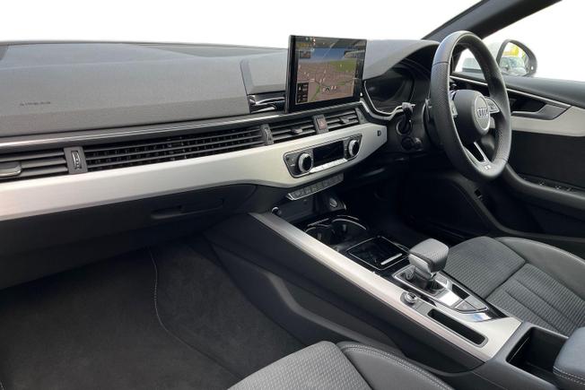 AUDI A4 Avant Photo 2