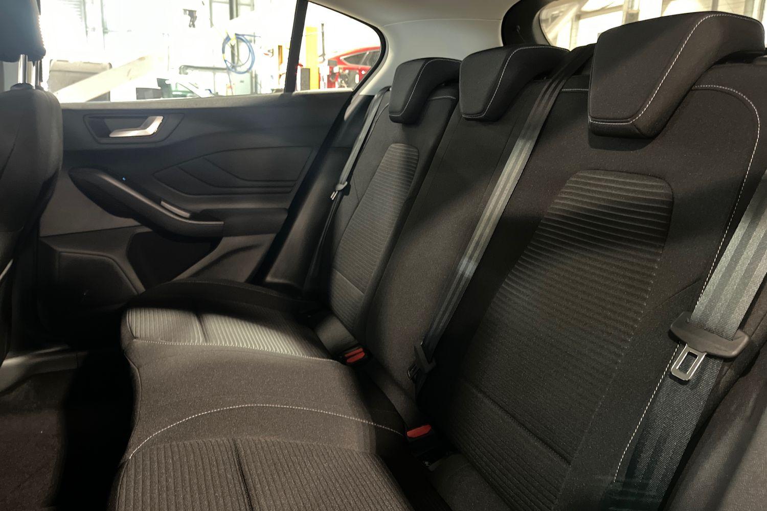 Ford Focus Photo 19