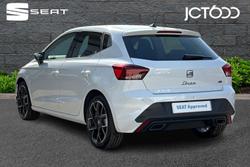 SEAT Ibiza Photo 3
