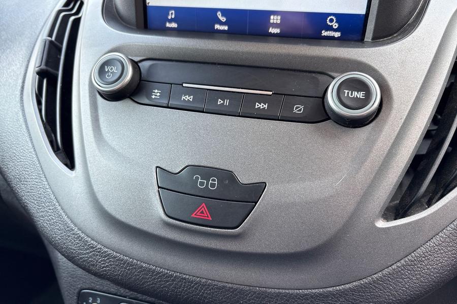 Ford TRANSIT COURIER Photo autoimg-4186c974bd966414c11c321dacbef96e620c741b.jpg