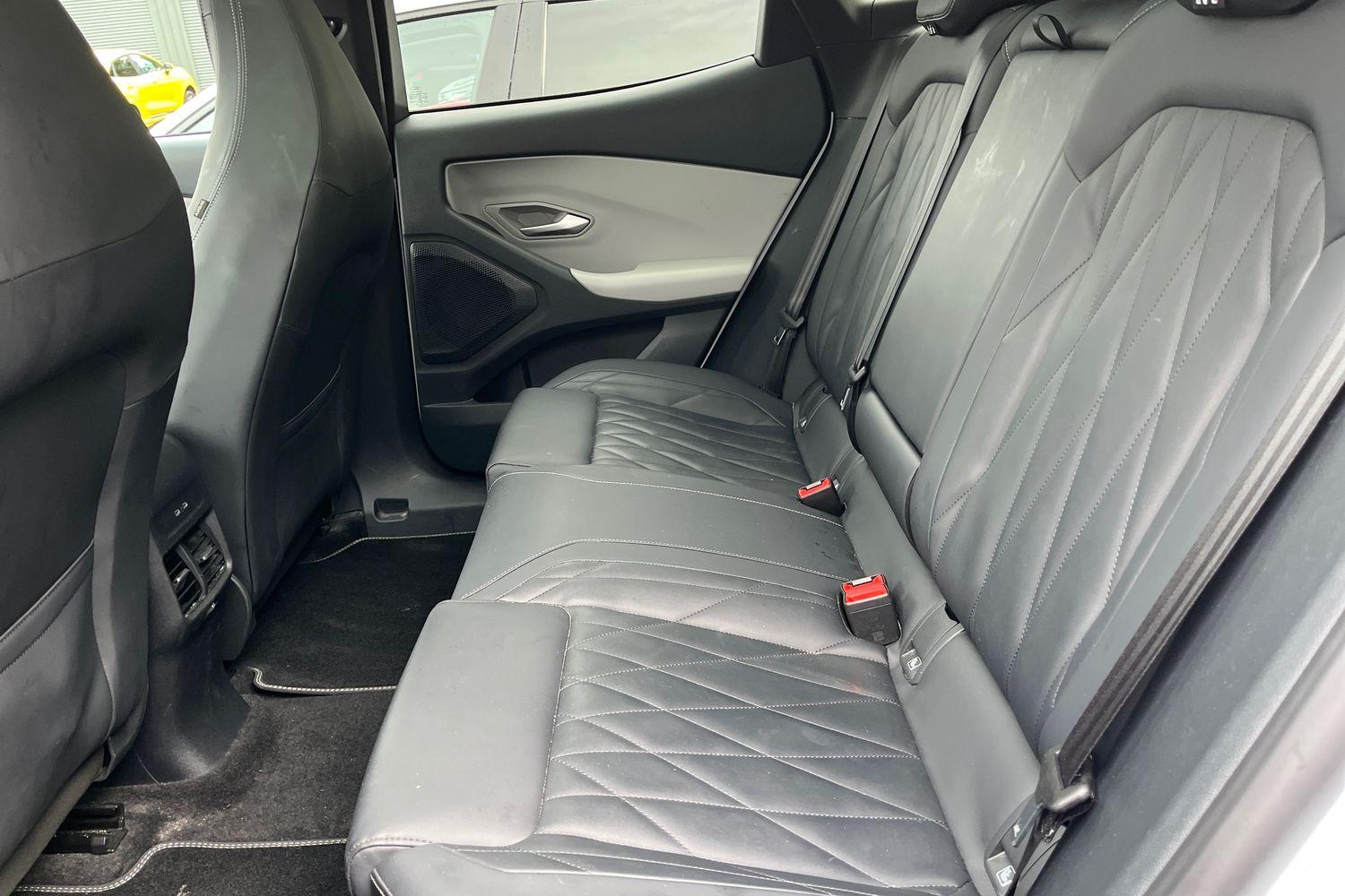 Ford Explorer Photo 19