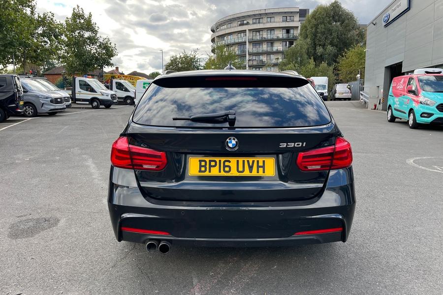 BMW 3 Series Photo autoimg-418949f975136be5be7464cd3f236b55ed92f7d8.jpg