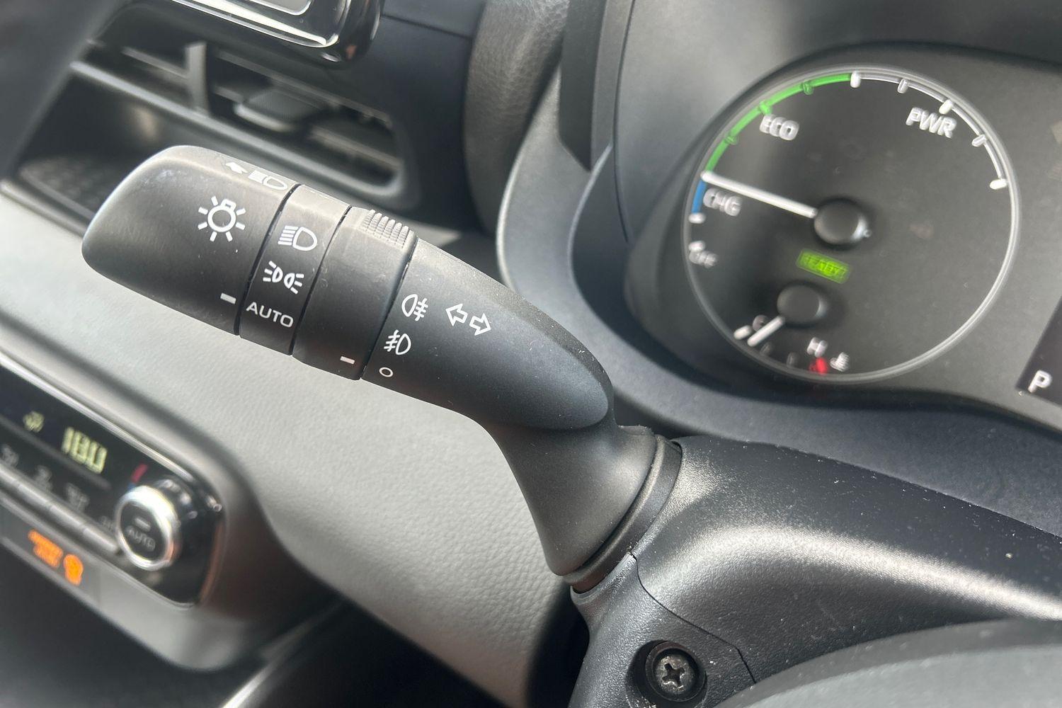 Toyota YARIS Photo 13