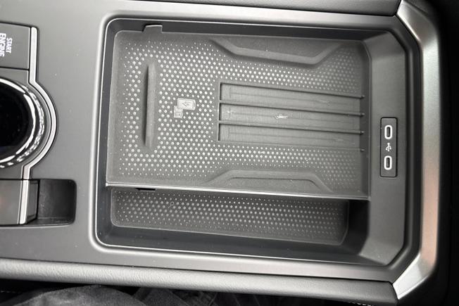 VOLKSWAGEN  T-Roc Photo 22