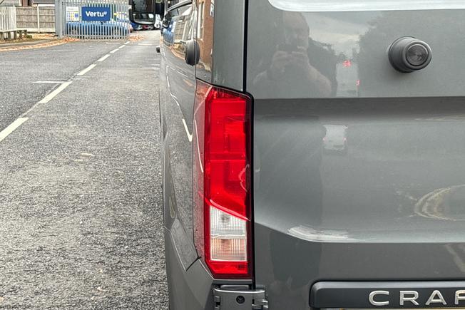 VOLKSWAGEN Crafter Photo 18
