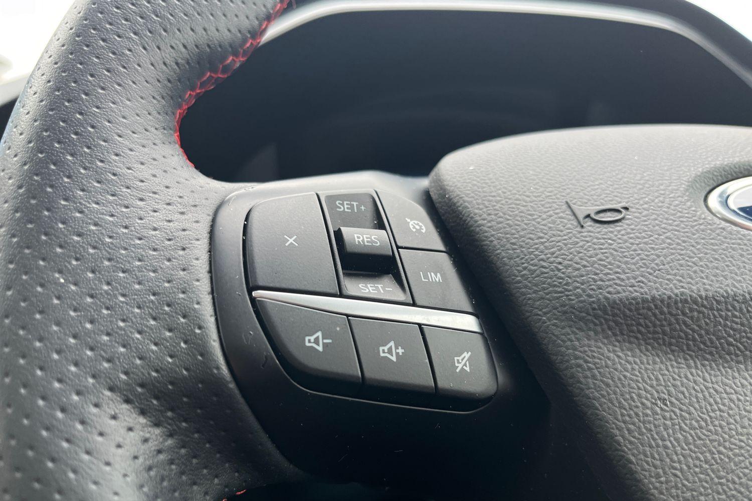 Ford KUGA Photo 38