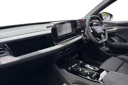AUDI  Q6 Photo 2